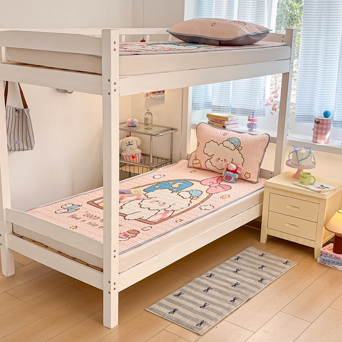 91家纺网 家纺一手货源 找家纺 川悦生活 2025新款大阪宿舍凉感丝凉席 晚安夏洛