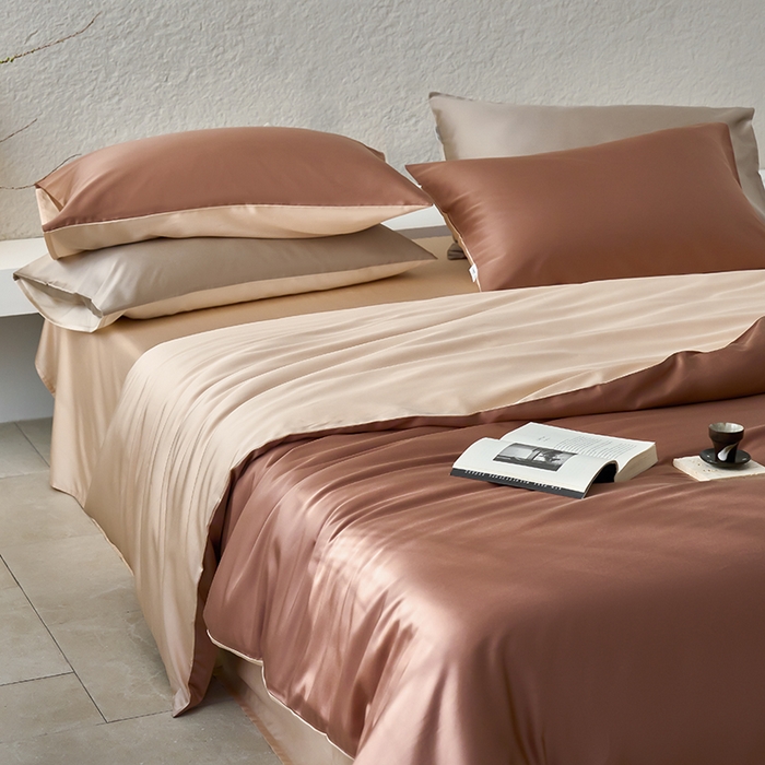 91家纺网 家纺一手货源 找家纺 咏绒家纺工厂店 2025新款60支奥地利兰精天丝纯色天丝棉四件套 古铜（红棕-风衣米）