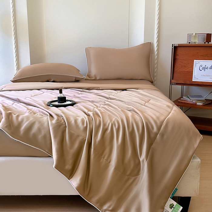 91家纺网 家纺一手货源 找家纺 百寐 2025新款60S兰精天丝夏被系列 冰咖啡+碳灰