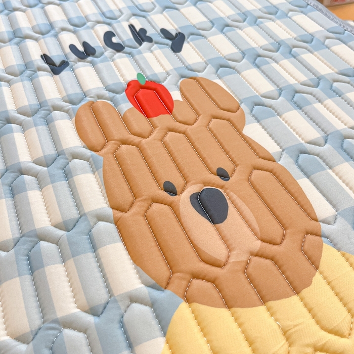 91家纺网 家纺一手货源 找家纺 川悦生活 2025新款大阪宿舍凉感丝凉席 星派熊仔