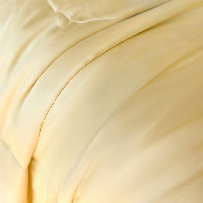 91家纺网 家纺一手货源 找家纺 百寐 2025新款60S兰精天丝夏被系列 奶昔黄+碳灰