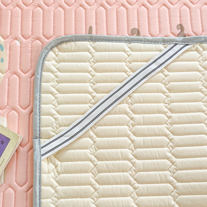 91家纺网 家纺一手货源 找家纺 川悦生活 2025新款大阪宿舍凉感丝凉席 奶熊日记