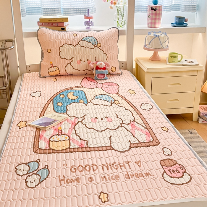 91家纺网 家纺一手货源 找家纺 川悦生活 2025新款大阪宿舍凉感丝凉席 晚安夏洛