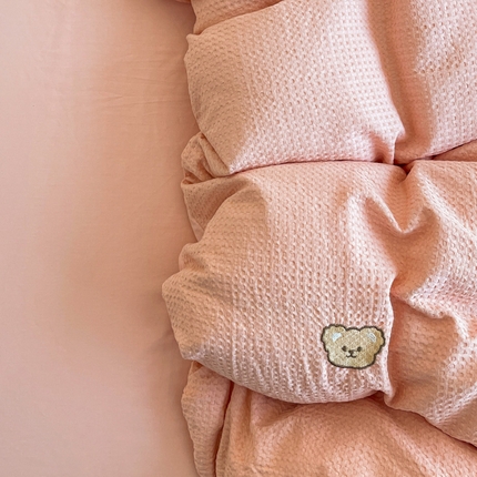 91家纺网 家纺一手货源 找家纺 （总）静家居 2025新款全棉纯棉华夫格北欧小熊刺绣四件套系列-风格二