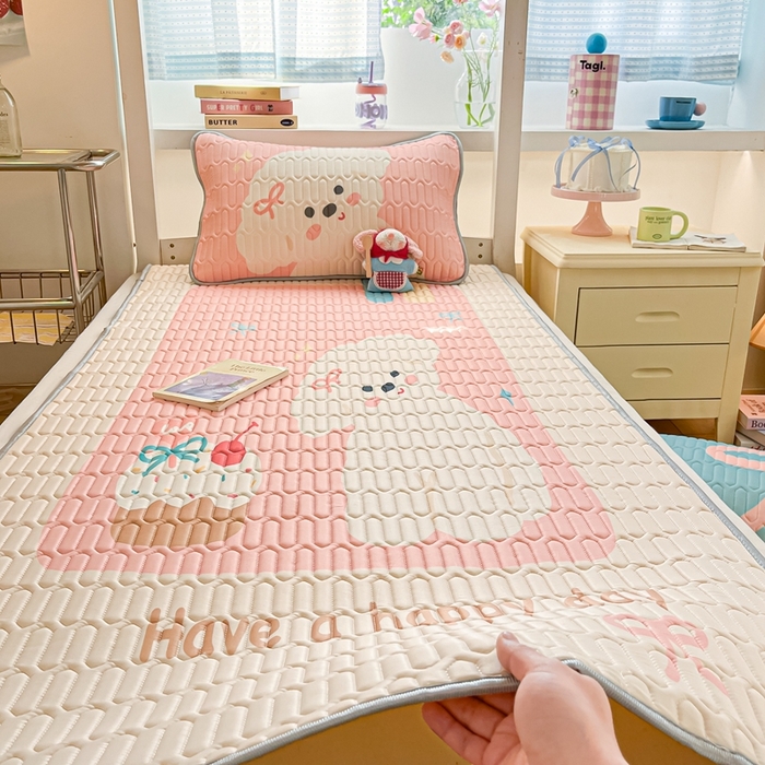 91家纺网 家纺一手货源 找家纺 川悦生活 2025新款大阪宿舍凉感丝凉席 莫妮恰