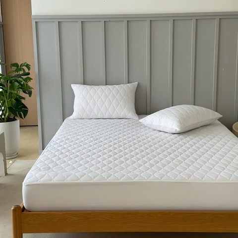 91家纺网 家纺一手货源 找家纺 枋梢家纺 2025新款跨境电商爆款菱形格夹棉防水床笠隔水隔脏亲肤保护罩 白色