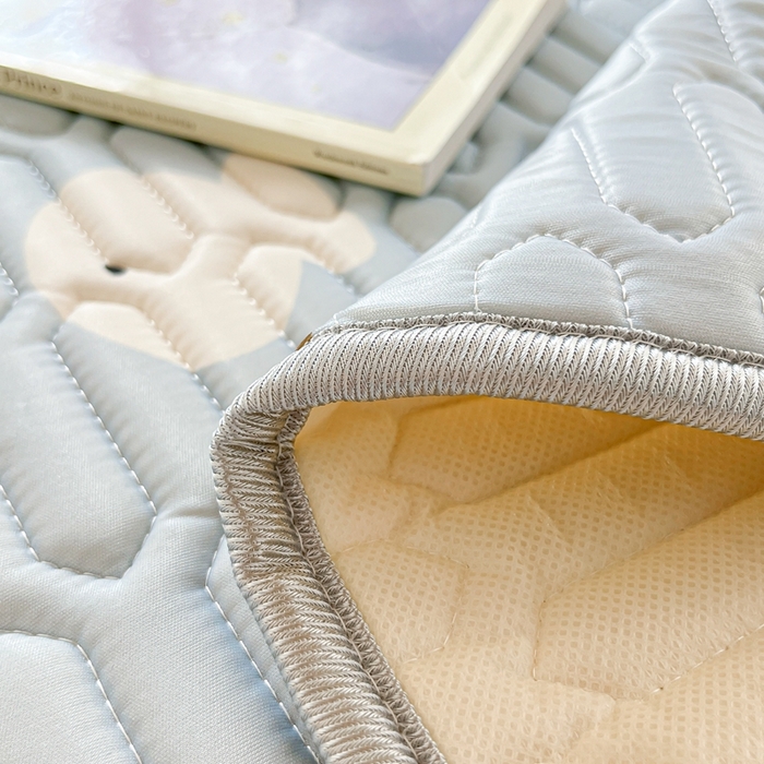 91家纺网 家纺一手货源 找家纺 川悦生活 2025新款大阪宿舍凉感丝凉席 夏日噗噜