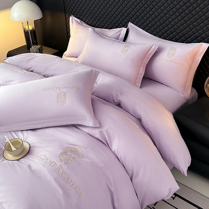 91家纺网 家纺一手货源 找家纺 梦莱斯2025新款长绒棉刺绣轻奢系列四件套 梦幻紫