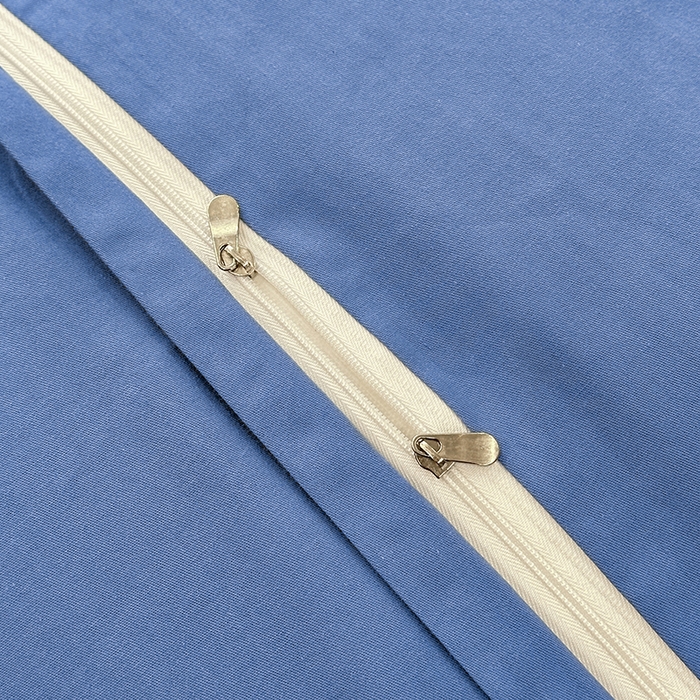 91家纺网 家纺一手货源 找家纺 2025新款13374全棉母婴级贝壳绣宽边枕套纯色刺绣三角针四件套全棉贡缎新疆长绒字母款 贝壳绣-宾利蓝