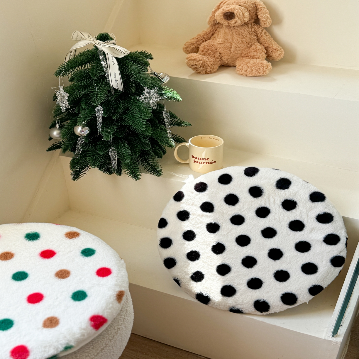 91家纺网 家纺一手货源 找家纺 （总）美茉家居 2025新款兔毛绒波点坐垫