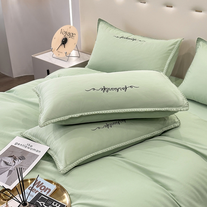 91家纺网 家纺一手货源 找家纺 2025新款13374全棉母婴级贝壳绣宽边枕套纯色刺绣三角针四件套全棉贡缎新疆长绒字母款 贝壳绣-炫彩绿