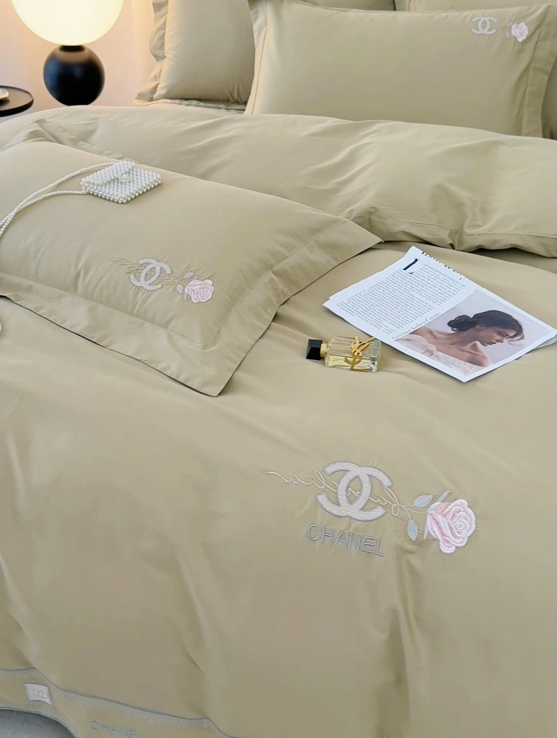 91家纺网 家纺一手货源 找家纺 优姿家纺2025新品高端加密全棉100支绣花宽边四件套 奢侈生活-森林绿