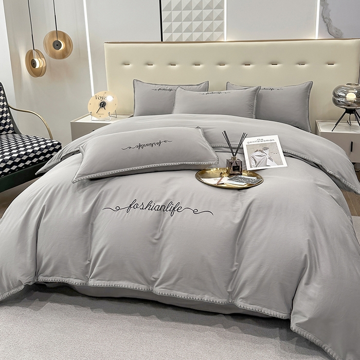 91家纺网 家纺一手货源 找家纺 2025新款13374全棉母婴级贝壳绣宽边枕套纯色刺绣三角针四件套全棉贡缎新疆长绒字母款 贝壳绣-绅士灰