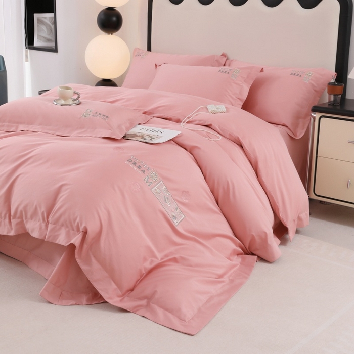 91家纺网 家纺一手货源 找家纺 优姿家纺2025新品高端加密全棉100支绣花宽边四件套 玫瑰花簇粉色