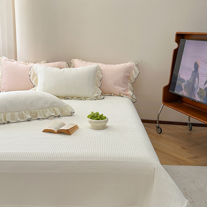 91家纺网 家纺一手货源 找家纺 琳可家居 2025新款雪精灵系列兰精天丝凉感床盖三件套 香草白