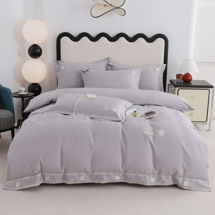 91家纺网 家纺一手货源 找家纺 优姿家纺2025新品高端加密全棉100支绣花宽边四件套 奢侈生活-淡雅灰