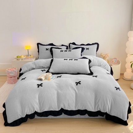 91家纺网 家纺一手货源 找家纺 （总）梦莱斯2025新款黑边绣花牛奶绒四件套