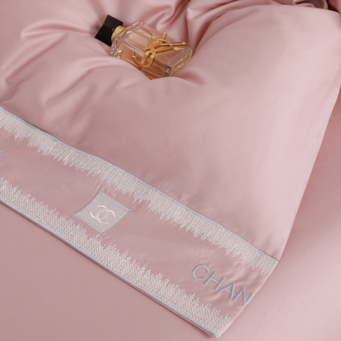 91家纺网 家纺一手货源 找家纺 优姿家纺2025新品高端加密全棉100支绣花宽边四件套 奢侈生活-粉色