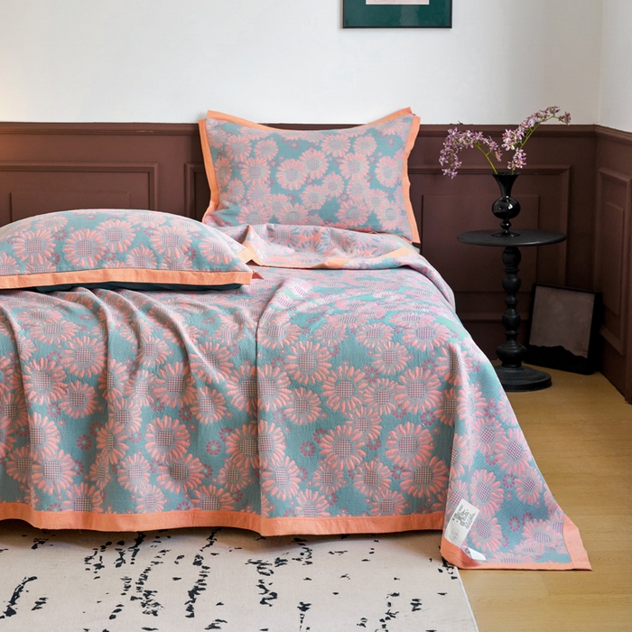 91家纺网 家纺一手货源 找家纺 （总）棠薇家纺  2025新款全棉彩纱双层纱夏被三层纱多功能毛巾被纱布毯细纱床盖 葵园豆沙