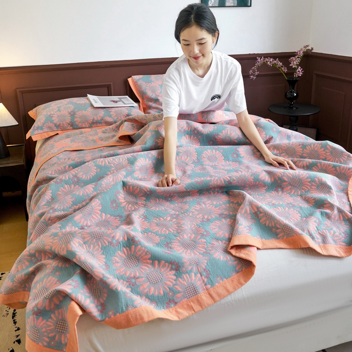 91家纺网 家纺一手货源 找家纺 （总）棠薇家纺  2025新款全棉彩纱双层纱夏被三层纱多功能毛巾被纱布毯细纱床盖 葵园豆沙