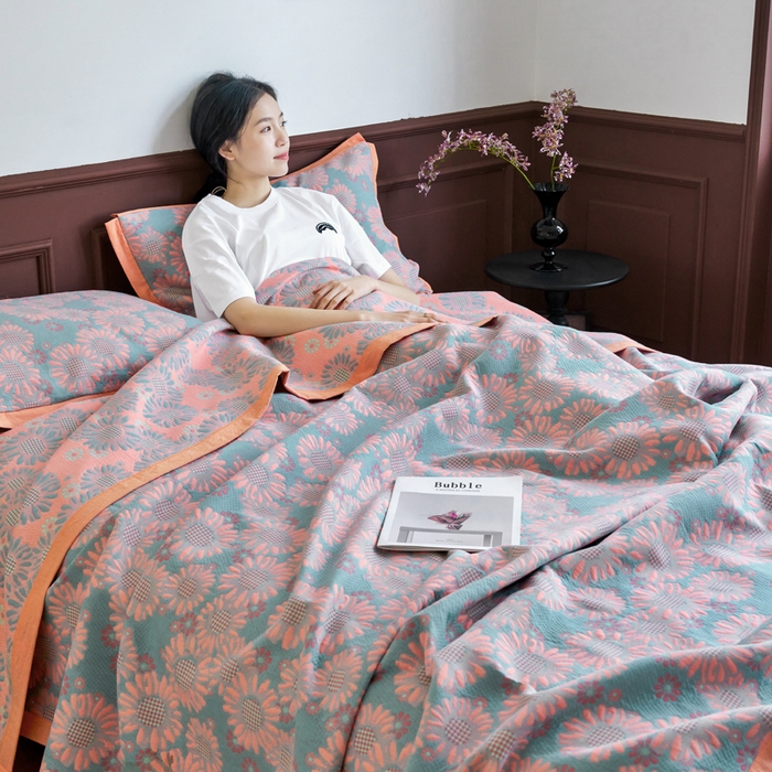 91家纺网 家纺一手货源 找家纺 （总）棠薇家纺  2025新款全棉彩纱双层纱夏被三层纱多功能毛巾被纱布毯细纱床盖 葵园豆沙