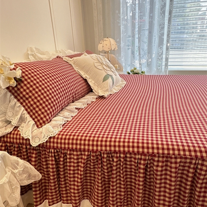 91家纺网 家纺一手货源 找家纺 胜权家纺 2025春夏新品全棉法式复古色织水洗棉床裙四件套系列 小红格
