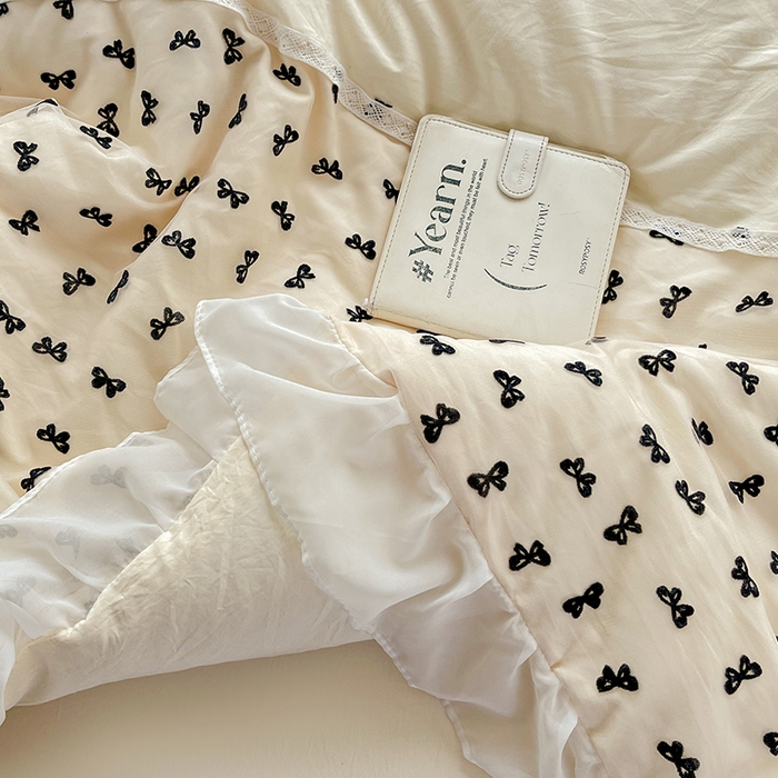 91家纺网 家纺一手货源 找家纺 梦之岛 2025新款韩版蝴蝶蕾丝水洗棉毛巾绣四件套 蝴蝶夏被-黄