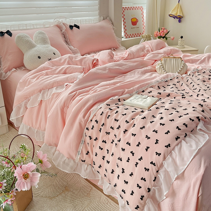 91家纺网 家纺一手货源 找家纺 梦之岛 2025新款韩版蝴蝶蕾丝水洗棉毛巾绣四件套 蝴蝶夏被-玉