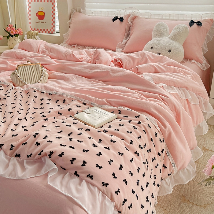 91家纺网 家纺一手货源 找家纺 梦之岛 2025新款韩版蝴蝶蕾丝水洗棉毛巾绣四件套 蝴蝶夏被-玉