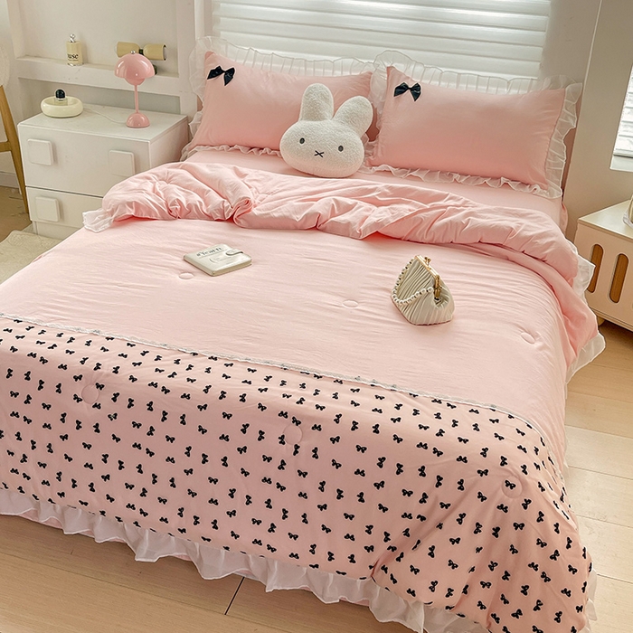 91家纺网 家纺一手货源 找家纺 梦之岛 2025新款韩版蝴蝶蕾丝水洗棉毛巾绣四件套 蝴蝶夏被-玉