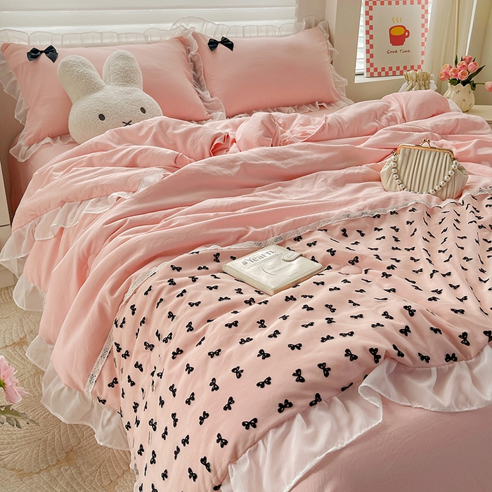 91家纺网 家纺一手货源 找家纺 梦之岛 2025新款韩版蝴蝶蕾丝水洗棉毛巾绣四件套 蝴蝶夏被-玉