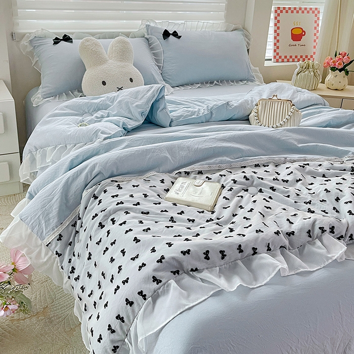 91家纺网 家纺一手货源 找家纺 梦之岛 2025新款韩版蝴蝶蕾丝水洗棉毛巾绣四件套 蝴蝶夏被-蓝