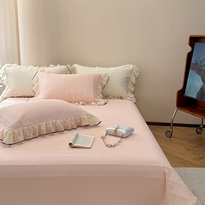 91家纺网 家纺一手货源 找家纺 琳可家居 2025新款雪精灵系列兰精天丝凉感床盖三件套 春露粉