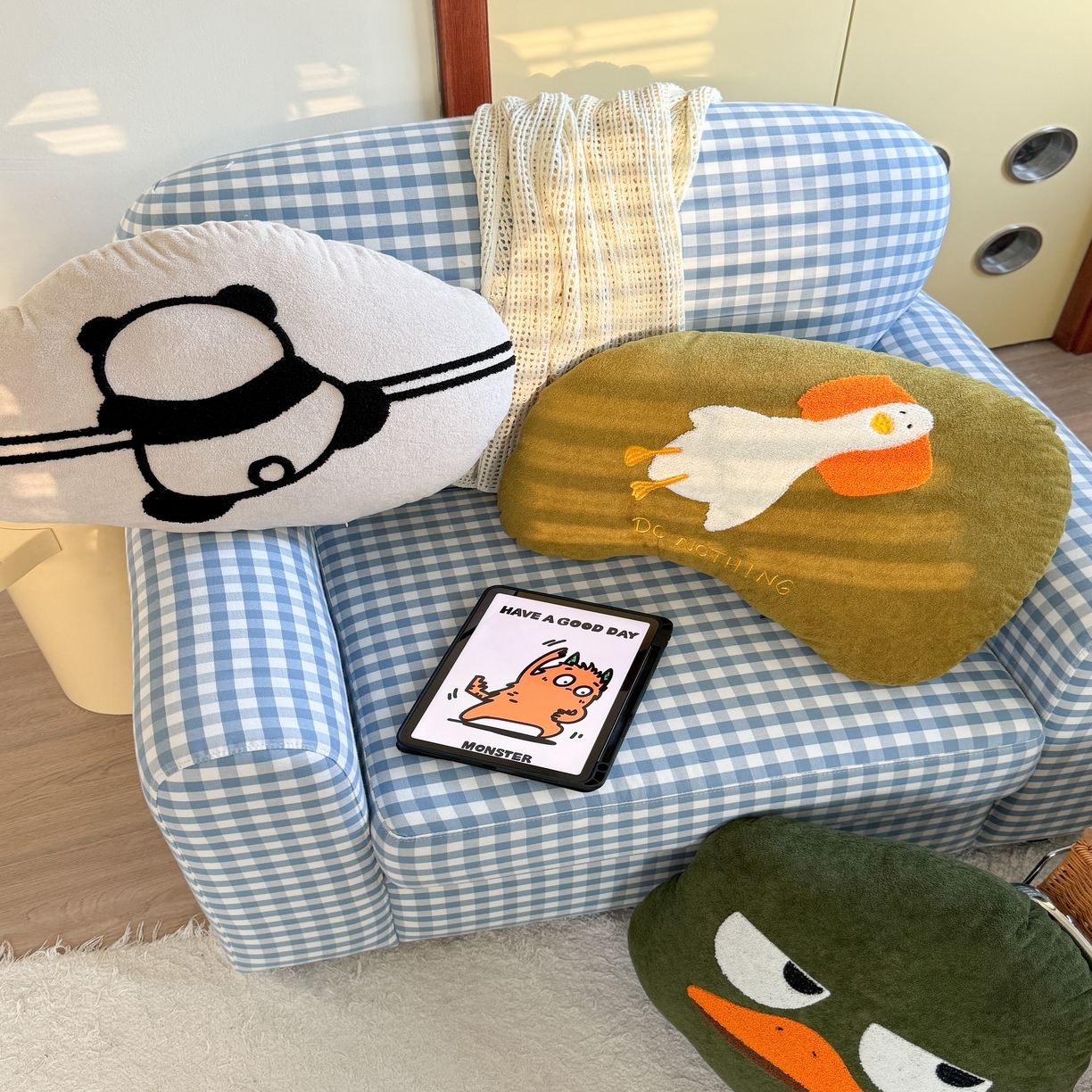 91家纺网 家纺一手货源 找家纺 （总）美茉家居 2025新款云朵绒异形抱枕