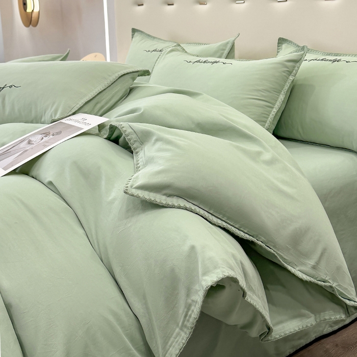 91家纺网 家纺一手货源 找家纺 2025新款13374全棉母婴级贝壳绣宽边枕套纯色刺绣三角针四件套全棉贡缎新疆长绒字母款 贝壳绣-炫彩绿