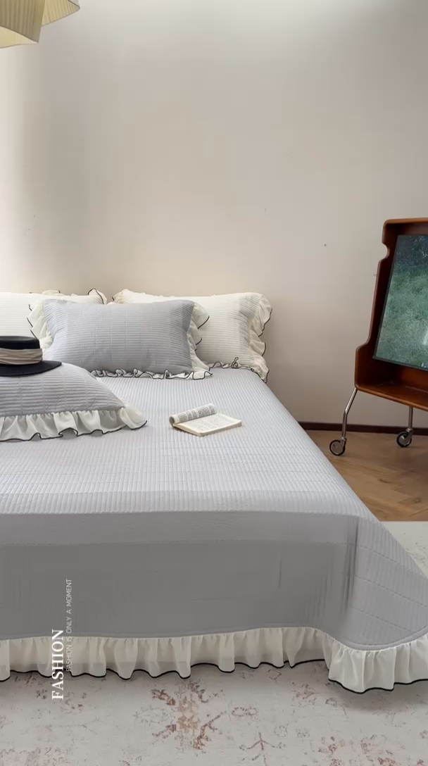 91家纺网 家纺一手货源 找家纺 琳可家居 2025新款雪精灵系列兰精天丝凉感床盖三件套 素雅灰