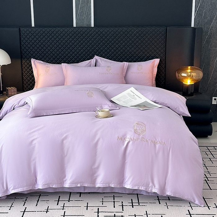 91家纺网 家纺一手货源 找家纺 梦莱斯2025新款长绒棉刺绣轻奢系列四件套 梦幻紫