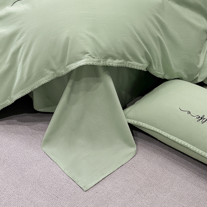 91家纺网 家纺一手货源 找家纺 2025新款13374全棉母婴级贝壳绣宽边枕套纯色刺绣三角针四件套全棉贡缎新疆长绒字母款 贝壳绣-炫彩绿