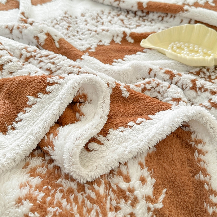 91家纺网 家纺一手货源 找家纺 枋梢家纺 2025新款ins风条纹阳离子提花保暖毛毯 韵咖