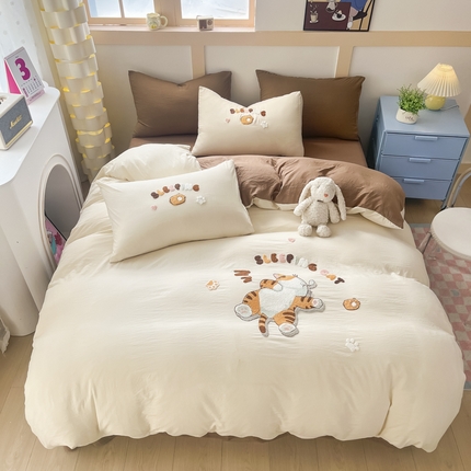 91家纺网 家纺一手货源 找家纺 青螺家纺 2025春夏新款云朵棉毛巾绣卡通可爱三件套四件套学生套件 困困猫 米咖