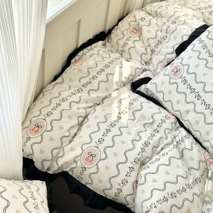 91家纺网 家纺一手货源 找家纺 芷凡家纺 2025新款皱皱云感棉赫本风韩式花边四件套 波纹