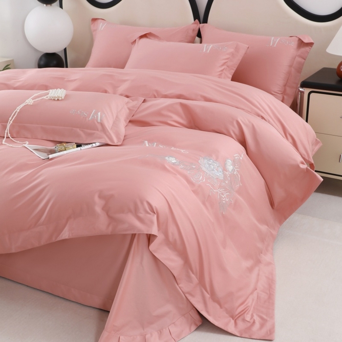 91家纺网 家纺一手货源 找家纺 优姿家纺2025新品高端加密全棉100支绣花宽边四件套 淡雅生活-粉色