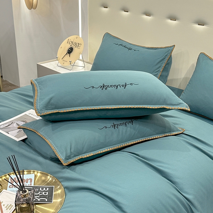 91家纺网 家纺一手货源 找家纺 2025新款13374全棉母婴级贝壳绣宽边枕套纯色刺绣三角针四件套全棉贡缎新疆长绒字母款 贝壳绣-摩卡绿