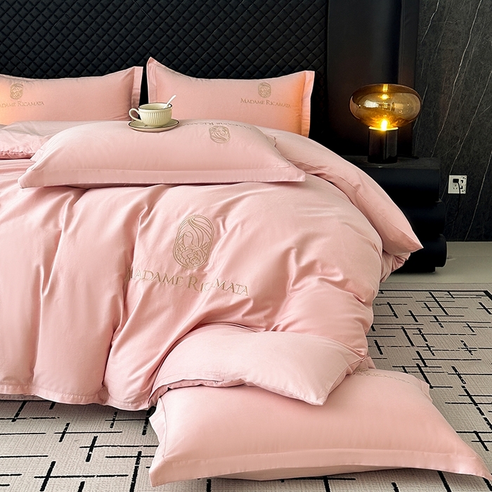 91家纺网 家纺一手货源 找家纺 梦莱斯2025新款长绒棉刺绣轻奢系列四件套 月夕粉