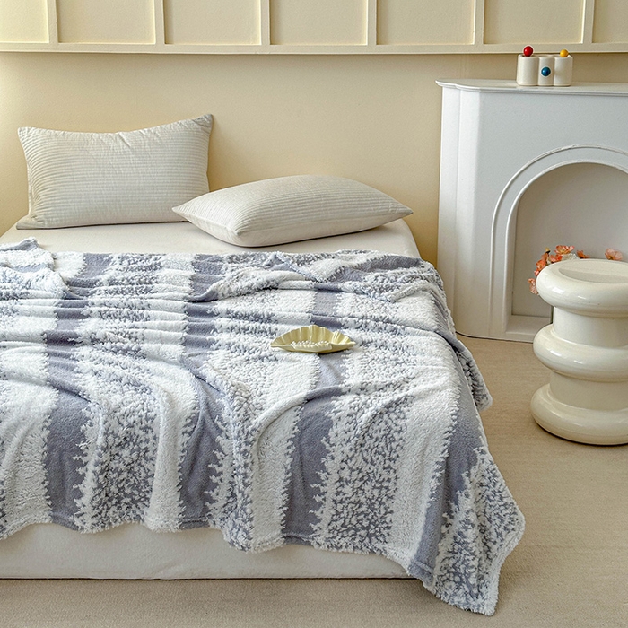 91家纺网 家纺一手货源 找家纺 （总）枋梢家纺 2025新款ins风条纹阳离子提花保暖毛毯