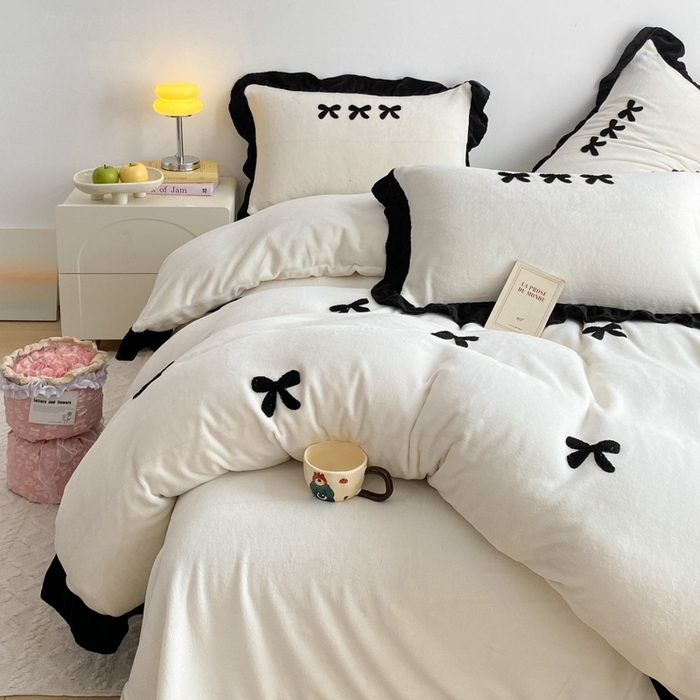 91家纺网 家纺一手货源 找家纺 （总）梦莱斯2025新款黑边绣花牛奶绒四件套