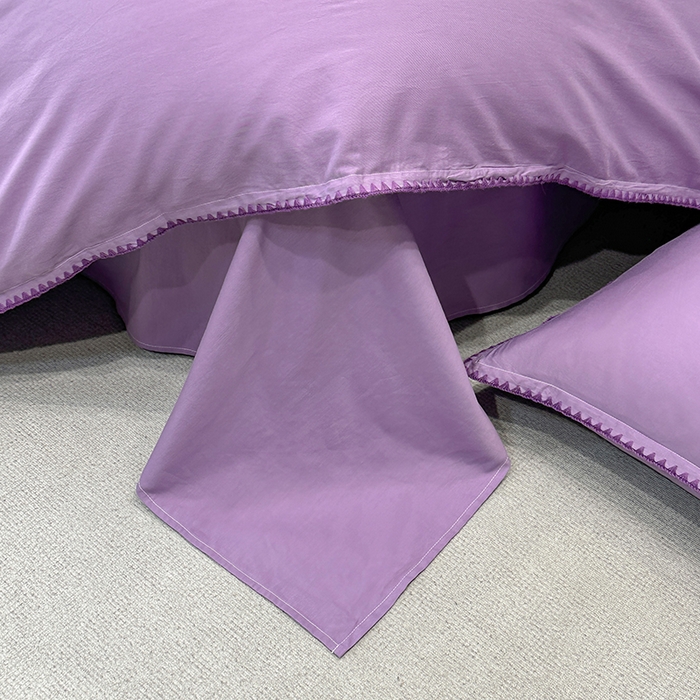 91家纺网 家纺一手货源 找家纺 2025新款13374全棉母婴级贝壳绣宽边枕套纯色刺绣三角针四件套全棉贡缎新疆长绒字母款 贝壳绣-典雅紫