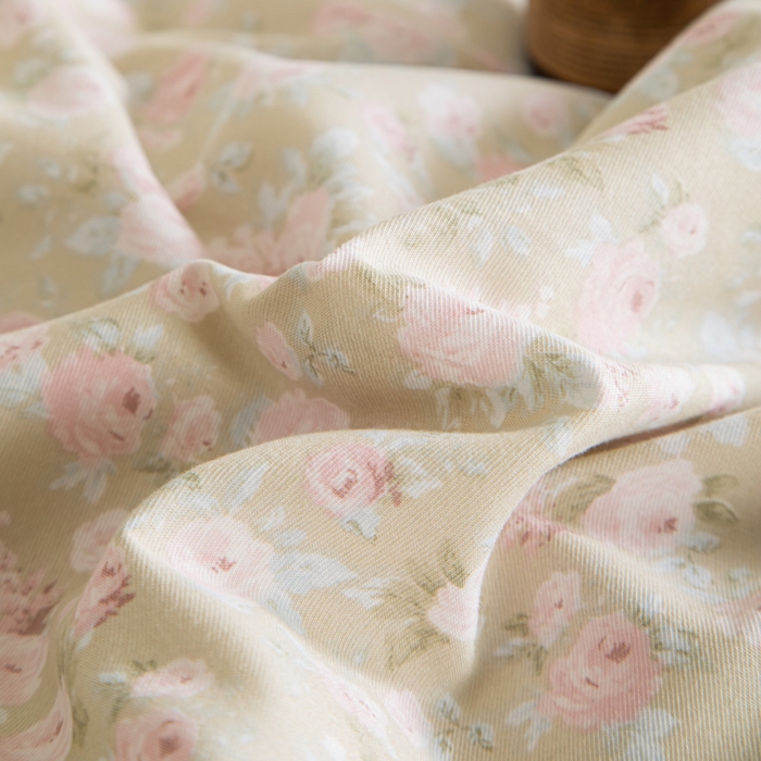 91家纺网 家纺一手货源 找家纺 玛德琳 2025新款双层纱大豆夏凉被空调被夏被四件套 马丁的画