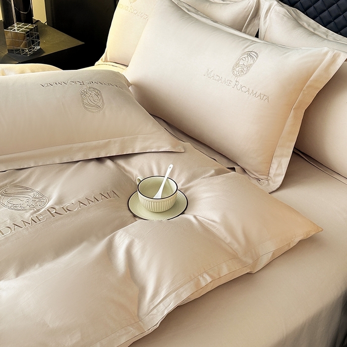 91家纺网 家纺一手货源 找家纺 梦莱斯2025新款长绒棉刺绣轻奢系列四件套 奶油白