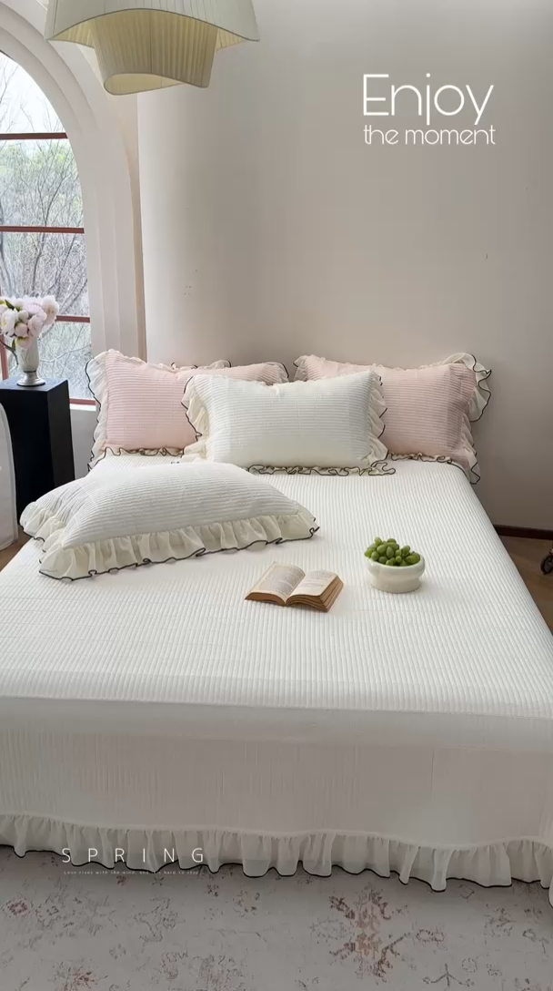 91家纺网 家纺一手货源 找家纺 琳可家居 2025新款雪精灵系列兰精天丝凉感床盖三件套 香草白